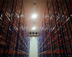 自動化高層貨架倉庫的優(yōu)點是什么?